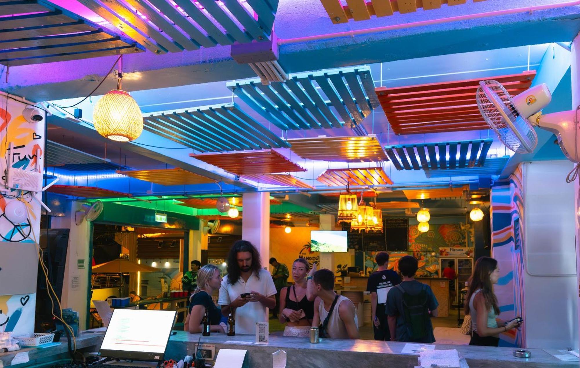 The Hangout Hostel Ao Nang Exterior foto